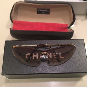 Nwb Chanel sunglasses cat eye, summer trend!